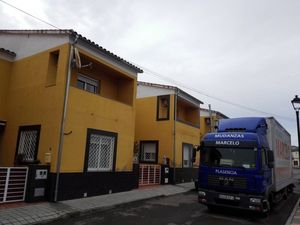 company_name_branding] mudanza en casa amarilla